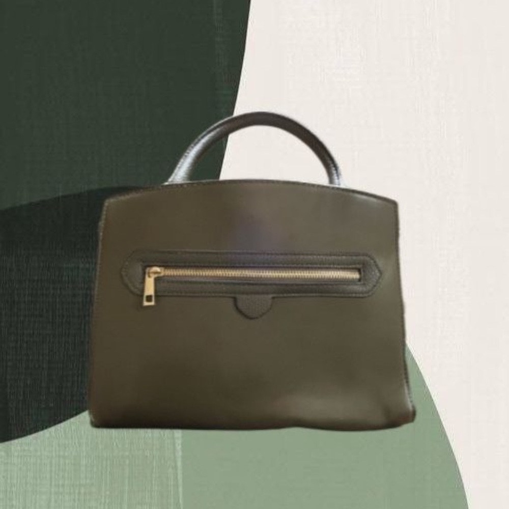 Purse, unsure of brand.